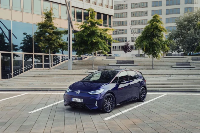 2025-volkswagen-id3-gtx-fire-and-ice-elektromobil-1