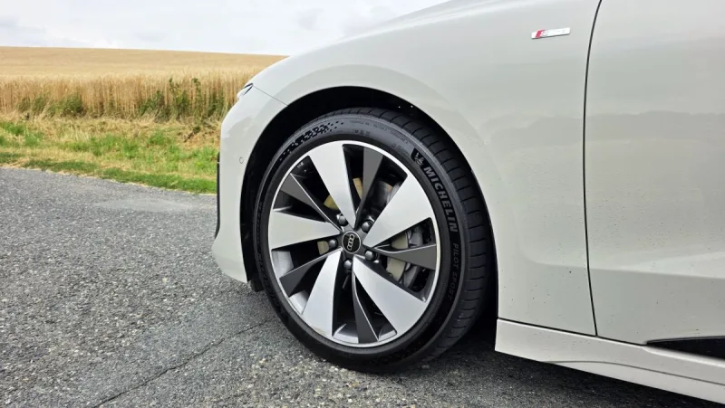 test-audi-a6-sportback-e-tron-performance-elektromobil-2025-13