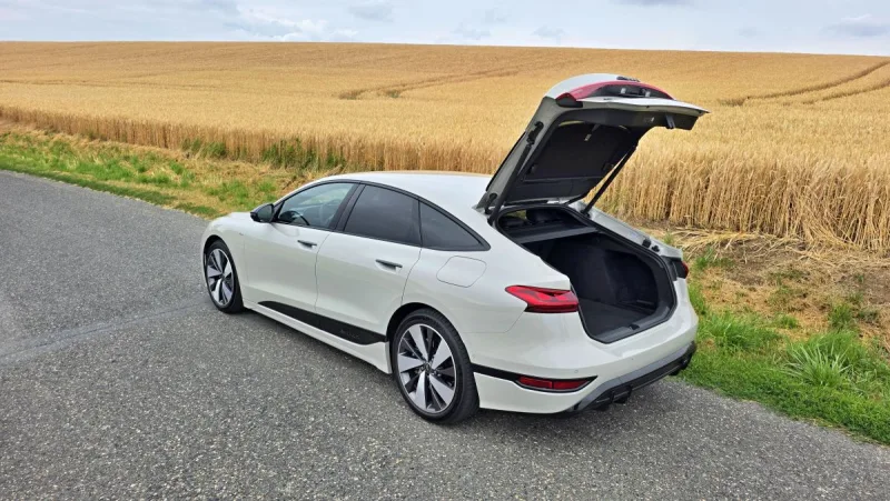 test-audi-a6-sportback-e-tron-performance-elektromobil-2025-19