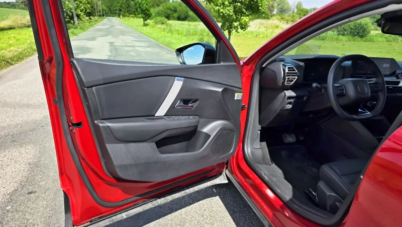 test-citroen-c4-petrol-130k-automatic-2025-16