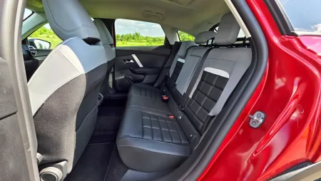 test-citroen-c4-petrol-130k-automatic-2025-30