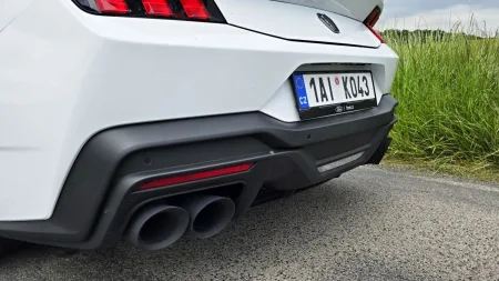 test-ford-mustang-dark-horse-2025-13