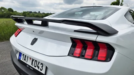 test-ford-mustang-dark-horse-2025-16