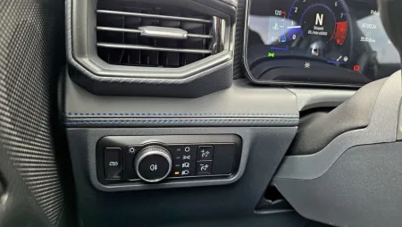 test-ford-mustang-dark-horse-2025-18