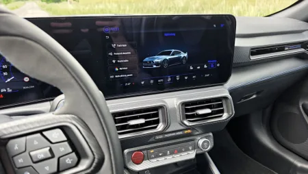 test-ford-mustang-dark-horse-2025-20