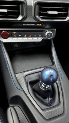 test-ford-mustang-dark-horse-2025-22