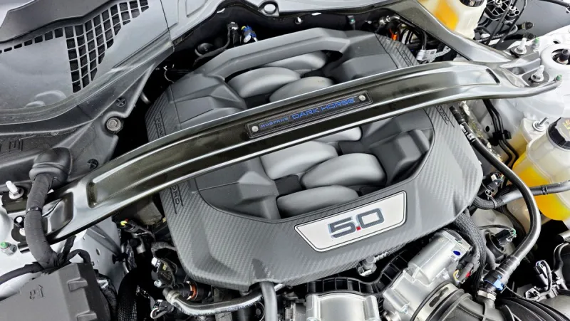 test-ford-mustang-dark-horse-2025-28