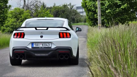 test-ford-mustang-dark-horse-2025-7