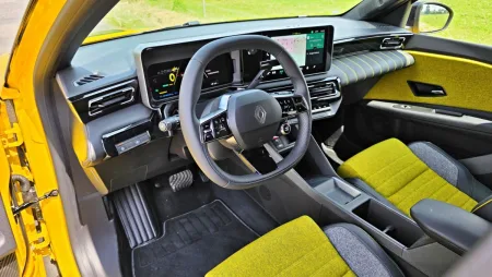 test-renault-5-e-tech-elektromobil-2025-20