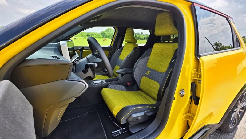test-renault-5-e-tech-elektromobil-2025-28