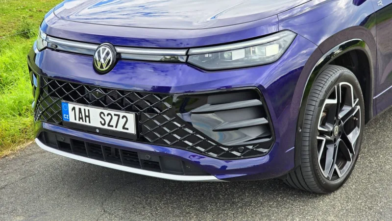 test-volkswagen-tayron-r-line-20-tdi-142-kw-4motion-2025-13