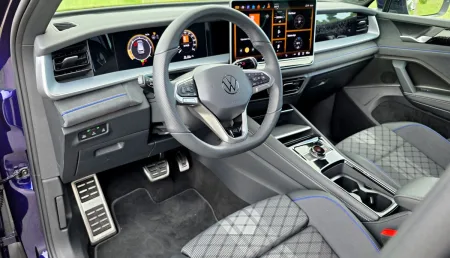 test-volkswagen-tayron-r-line-20-tdi-142-kw-4motion-2025-18