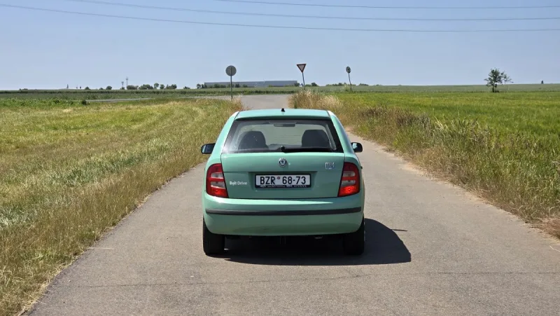 pistaciova-fabie-skoda-fabia-prvni-generace-8