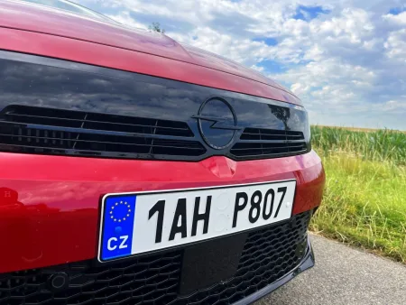test-opel-corsa-1-2-hybrid-edct6-2025-10