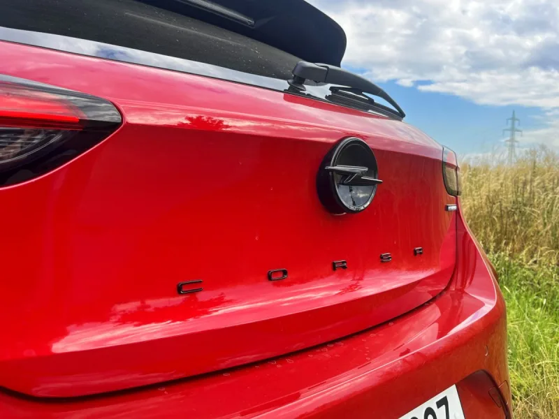 test-opel-corsa-1-2-hybrid-edct6-2025-13