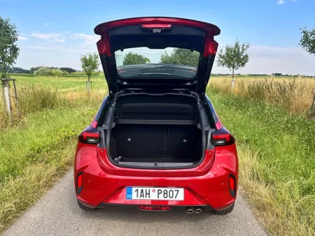 test-opel-corsa-1-2-hybrid-edct6-2025-15