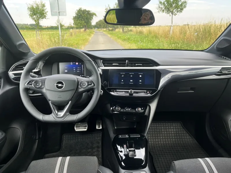 test-opel-corsa-1-2-hybrid-edct6-2025-17