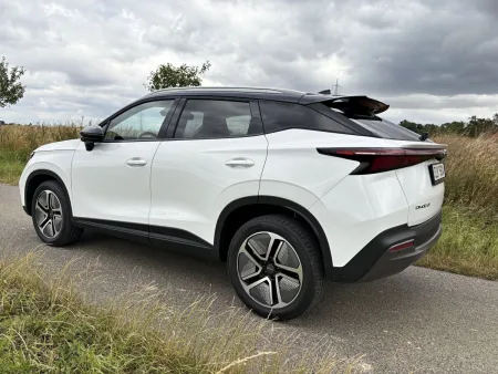 test-omoda-5-ev-premium-elektromobil-2025-13