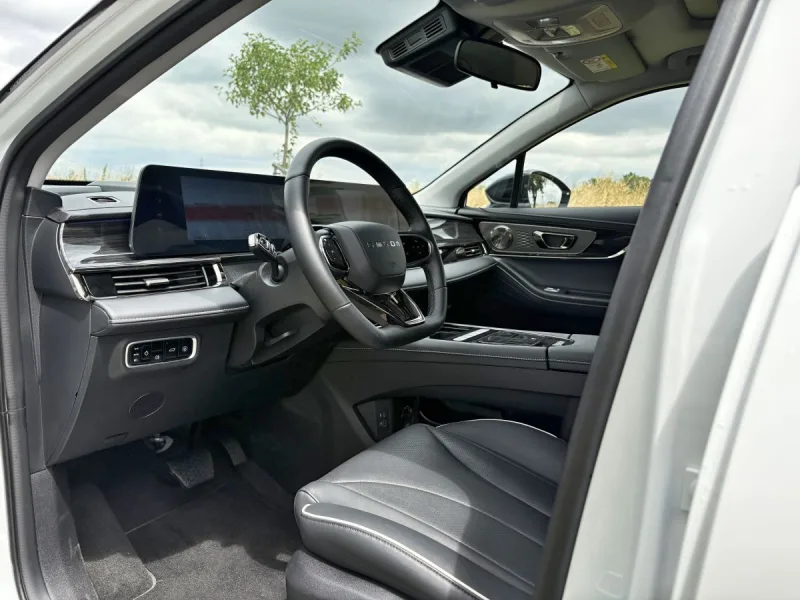 test-omoda-5-ev-premium-elektromobil-2025-16