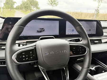 test-omoda-5-ev-premium-elektromobil-2025-18