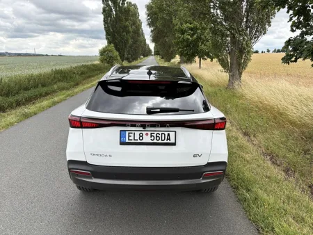 test-omoda-5-ev-premium-elektromobil-2025-33