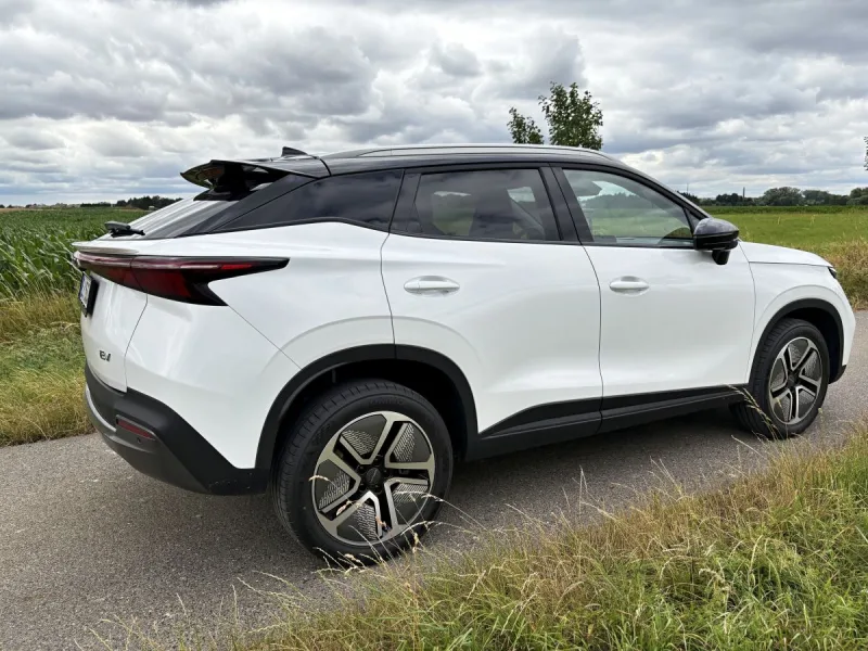 test-omoda-5-ev-premium-elektromobil-2025-7
