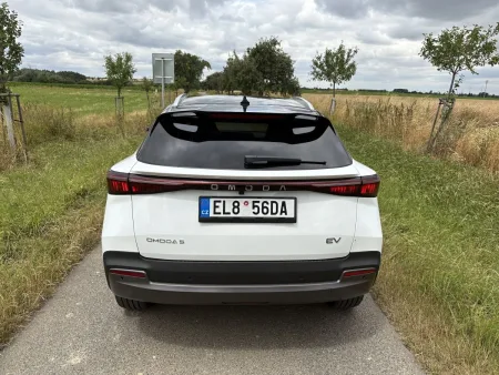 test-omoda-5-ev-premium-elektromobil-2025-9