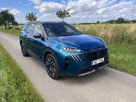 test-peugeot-5008-gt-hybrid-145-e-dcs6-2025-2