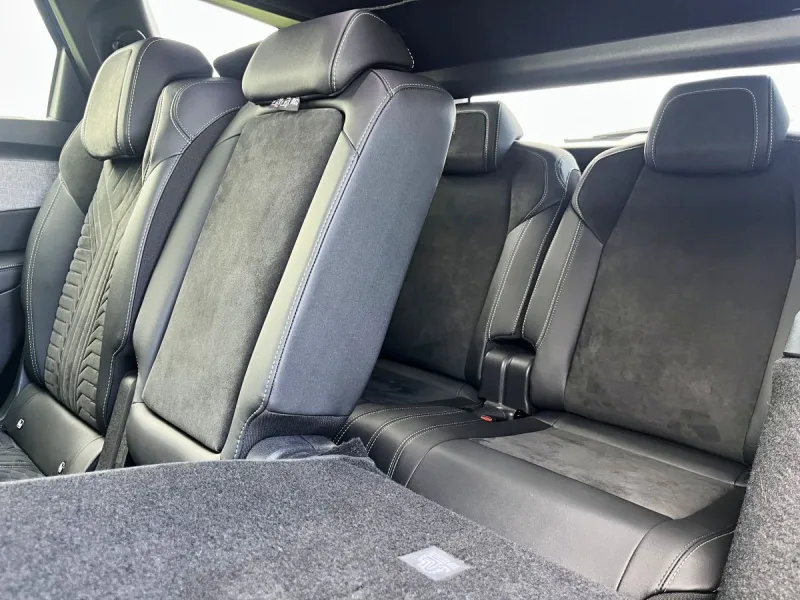 test-peugeot-5008-gt-hybrid-145-e-dcs6-2025-24