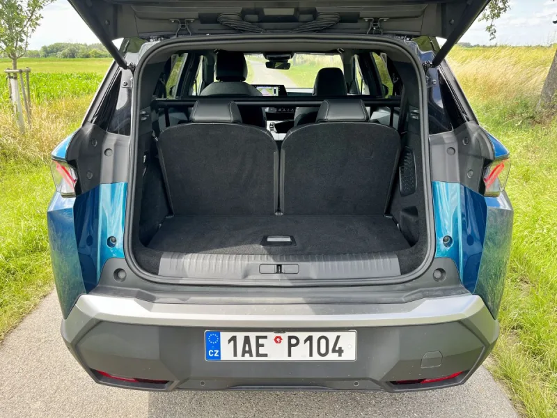 test-peugeot-5008-gt-hybrid-145-e-dcs6-2025-26