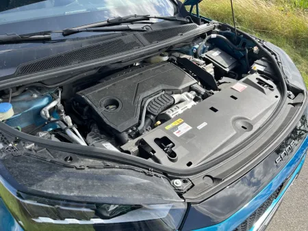 test-peugeot-5008-gt-hybrid-145-e-dcs6-2025-29