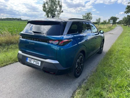 test-peugeot-5008-gt-hybrid-145-e-dcs6-2025-3