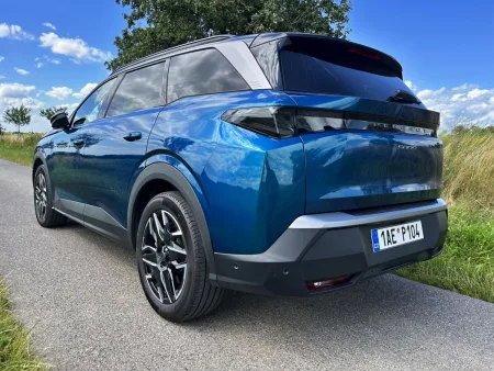 test-peugeot-5008-gt-hybrid-145-e-dcs6-2025-5