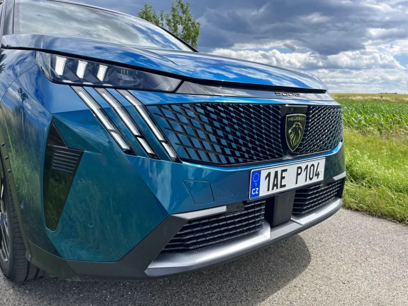 test-peugeot-5008-gt-hybrid-145-e-dcs6-2025-6