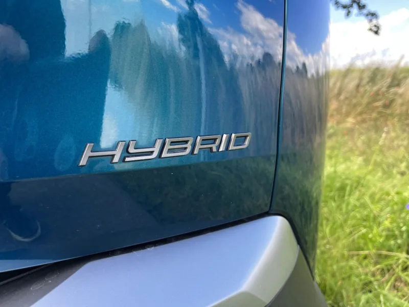 test-peugeot-5008-gt-hybrid-145-e-dcs6-2025-9