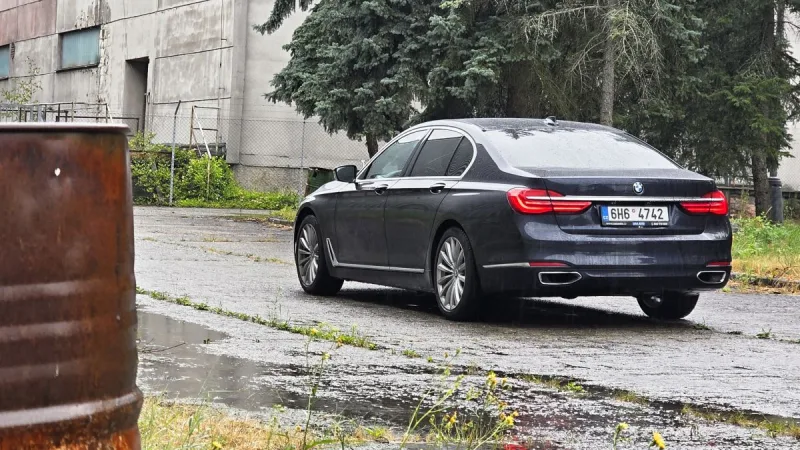 test-ojetiny-bmw-730d-2016-19