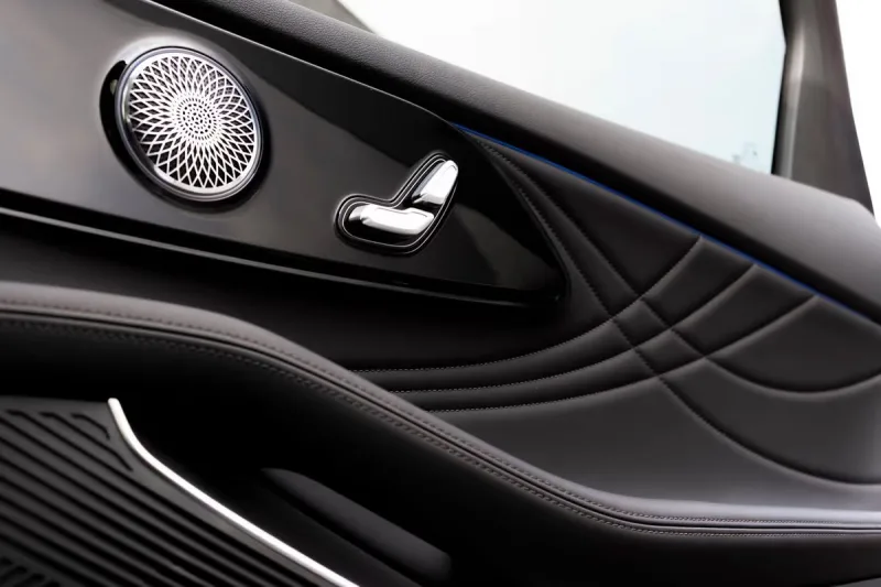 2026-omoda-9-shs-plug-in-hybrid-8