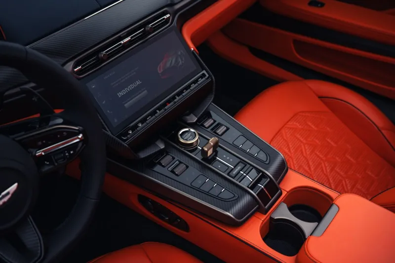 aston-martin-thrillseeker-collection_vanquish-volante_3