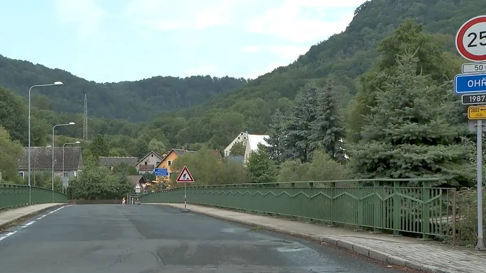 opravuje-se-most-ve-strazi-nad-ohri