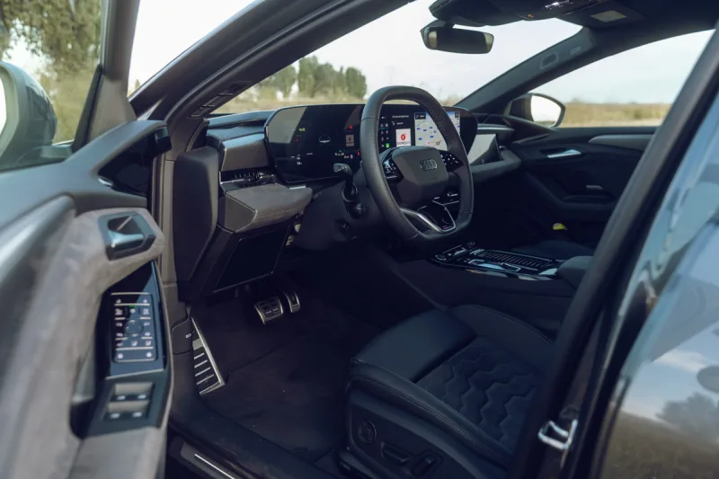 test-audi-a6-avant-e-tron-quattro-elektromobil-2025-16