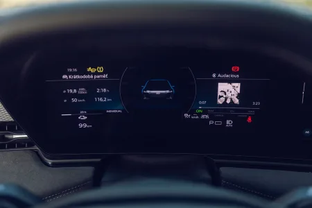 test-audi-a6-avant-e-tron-quattro-elektromobil-2025-20