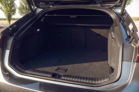 test-audi-a6-avant-e-tron-quattro-elektromobil-2025-26