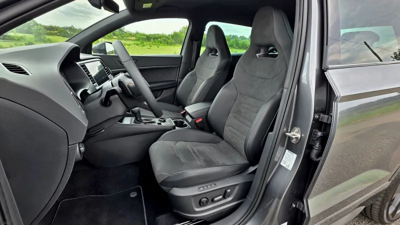 test-cupra-ateca-15-tsi-dsg-2025-22