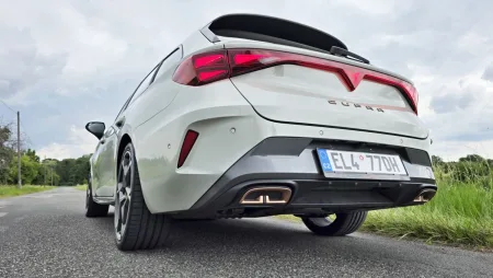 test-cupra-leon-sportstourer-e-hybrid-150-kw-plug-in-hybrid-2025-12