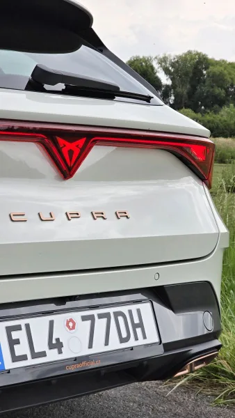 test-cupra-leon-sportstourer-e-hybrid-150-kw-plug-in-hybrid-2025-13