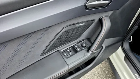 test-cupra-leon-sportstourer-e-hybrid-150-kw-plug-in-hybrid-2025-14