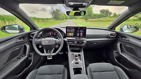 test-cupra-leon-sportstourer-e-hybrid-150-kw-plug-in-hybrid-2025-16