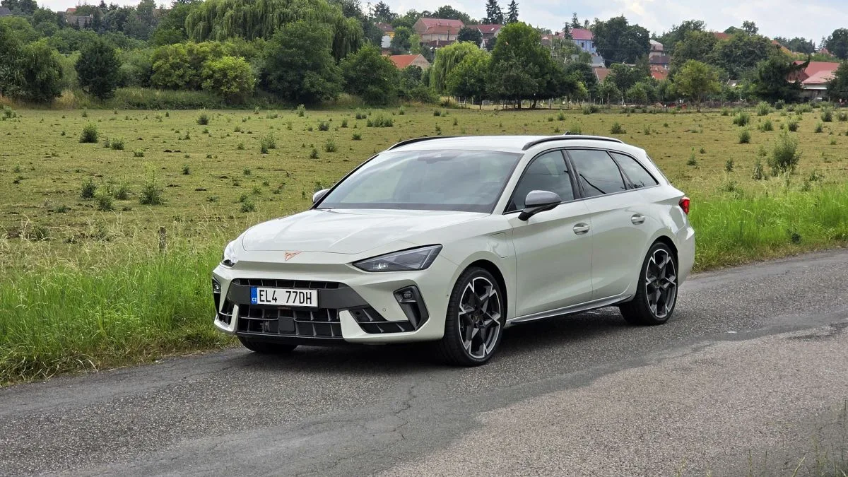 test-cupra-leon-sportstourer-e-hybrid-150-kw-plug-in-hybrid-2025-2