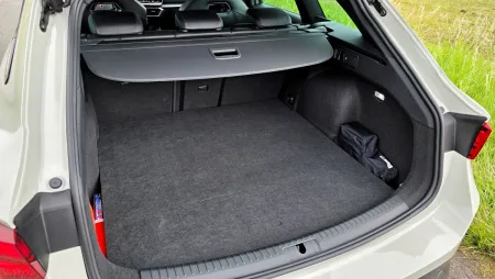 test-cupra-leon-sportstourer-e-hybrid-150-kw-plug-in-hybrid-2025-25