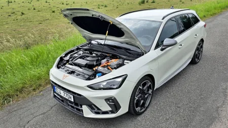 test-cupra-leon-sportstourer-e-hybrid-150-kw-plug-in-hybrid-2025-26